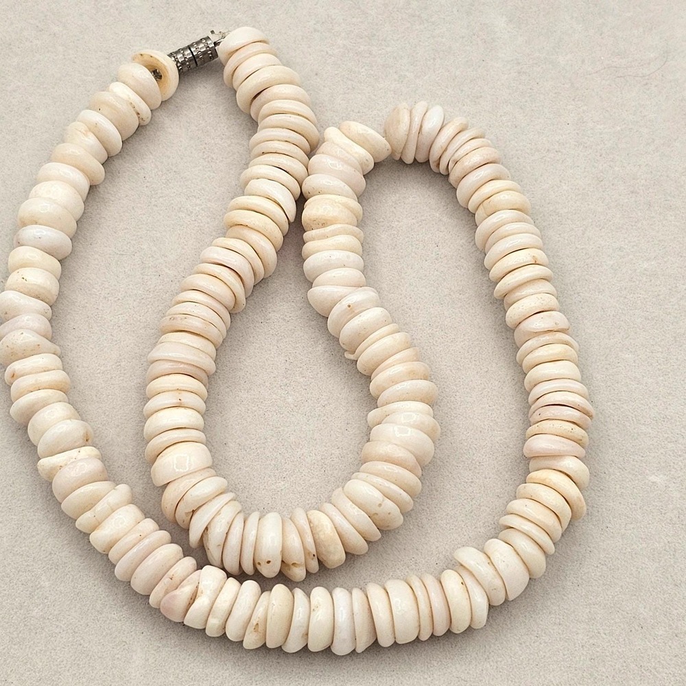**Resrved** Vintage Puka Shell Necklace 17" Cream White Beach Surfer Boho - Picture 5 of 9